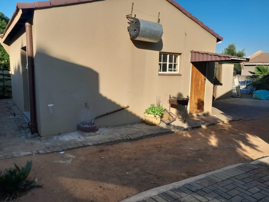 3 Bedroom Property for Sale in Geelhoutpark North West